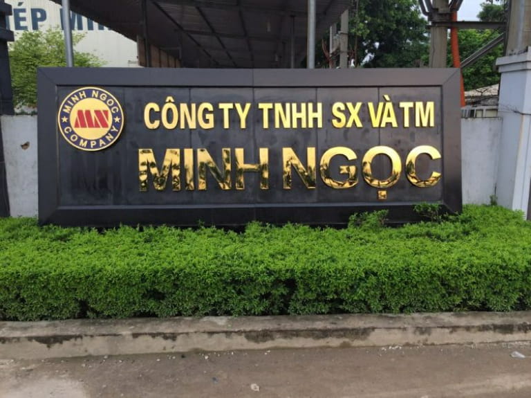 Vật liệu chữ nổi phổ biến cho bảng hiệu.