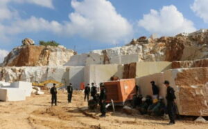 Các Loại Đá Tự Nhiên Ở Việt Nam: Nguồn Gốc, Đặc Tính Và Ứng Dụng.