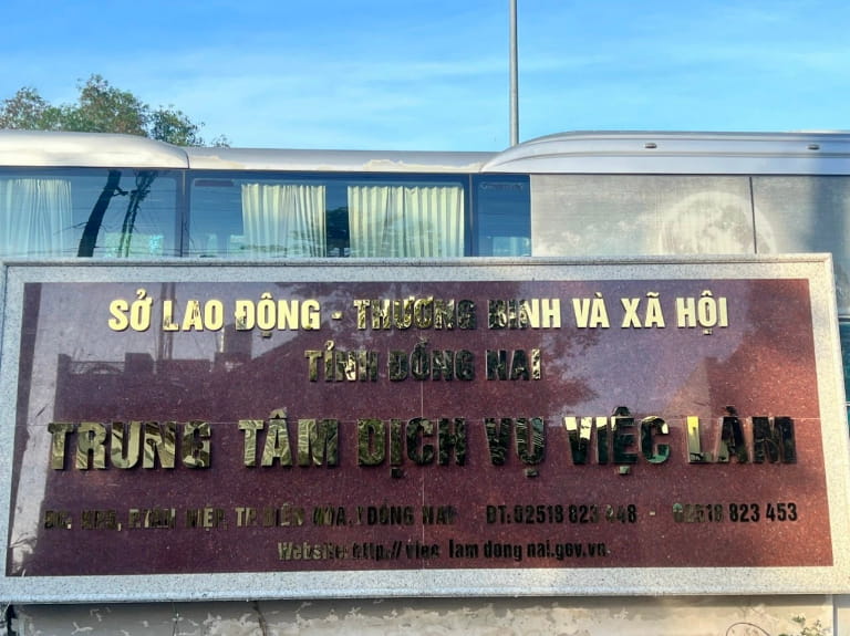 Các loại đá biển hiệu được chế tác từ các loại đá tự nhiên như: marble, granite...