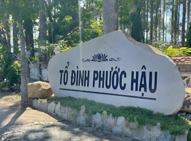 Đá biển hiệu Nghệ An có quy trình thiết kế và chế tác chuyên nghiệp.