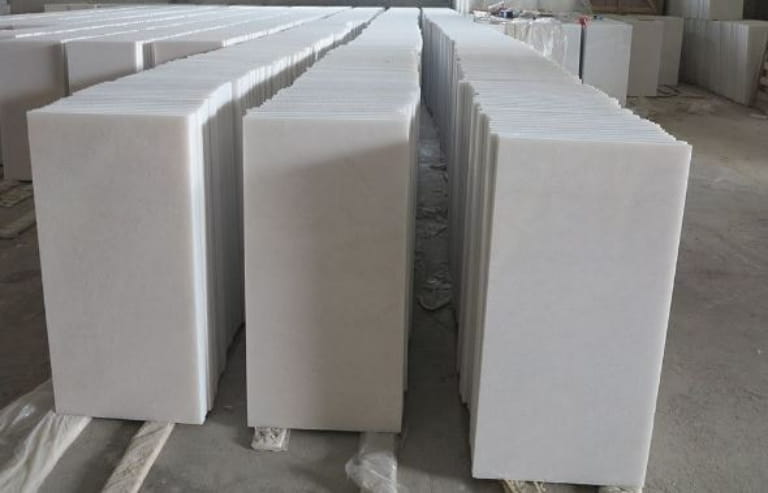 Kích Thước May Mắn Cho Biển Hiệu Đá.